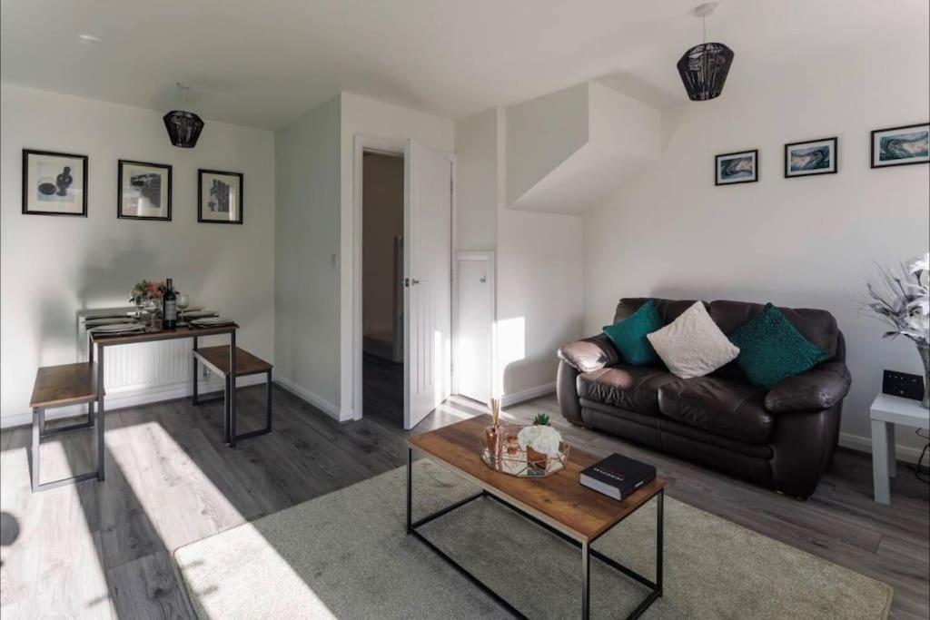 Luxury 3-Bedroom, 2-Bathroom Home Sleeps 7 People Liverpool Zewnętrze zdjęcie